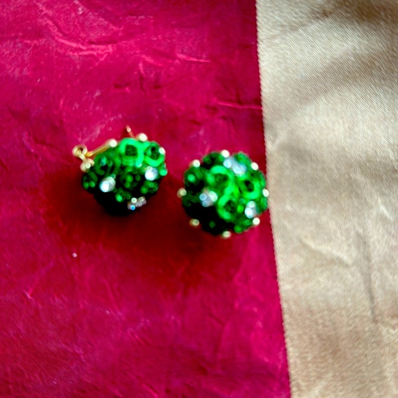 Beautiful earrings - Picture 1 of 4